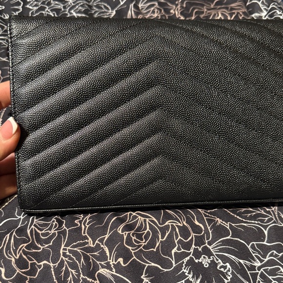 Yves Saint Laurent Black Chevron Crossbody Bag - Picture 4 of 13